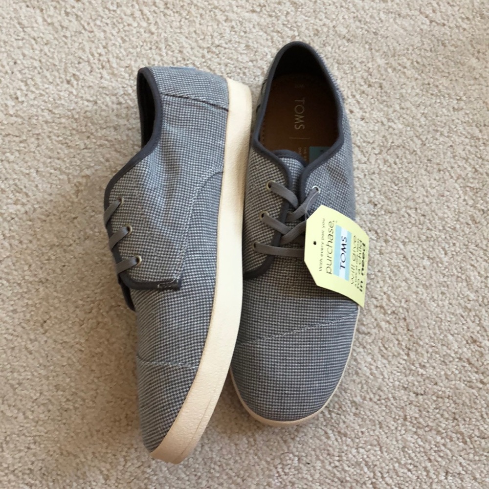 NWT TOMS Paseo Check Sneaker